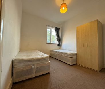 Room in a Shared House, Terrace Road Plastow, E13 - Photo 2