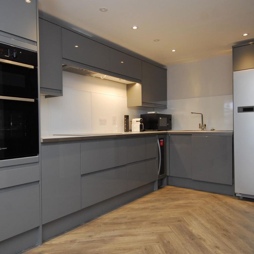 Cornwall Heights, Apt 5, Plymouth - Photo 1