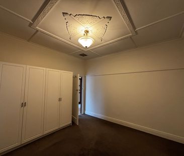 3 Burns Avenue, Murrumbeena VIC 3163 - House For Rent | Domain - Photo 6