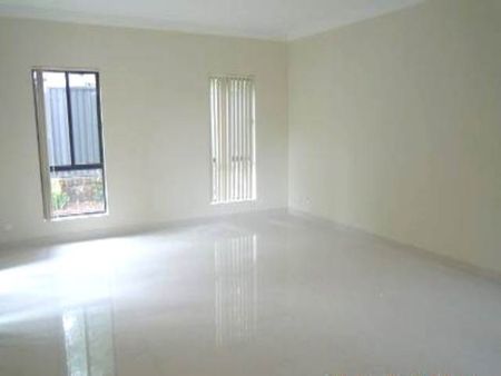 3/58 Vicliffe Avenue, Campsie NSW 2194 - Townhouse For Rent | Domain - Photo 4