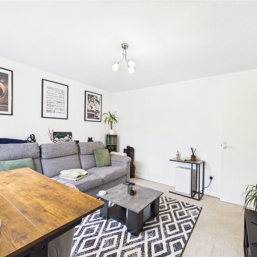 1 bedroom House in Buccaneer Close, Woodley - Photo 1