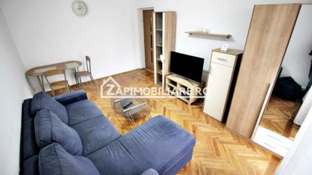 Apartament 2 camere, 1 pivniță, 55 mp,et 1,aproape de Centru - Photo 2