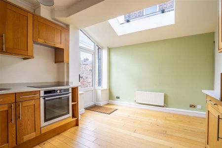 2 bedroom terraced house to rent - Photo 4