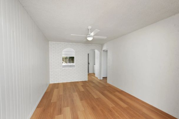 Perfectly positioned, walking distance from the beach! - Photo 1