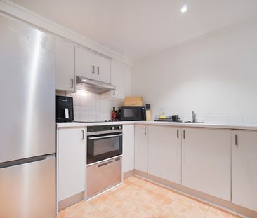 Sunny 1-Bedroom + Study Apartment with Car Park & Facilities - Photo 4