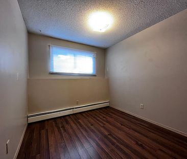 Spacious 2 Bedroom Units in Quiet Innisfail Building!! - Photo 5