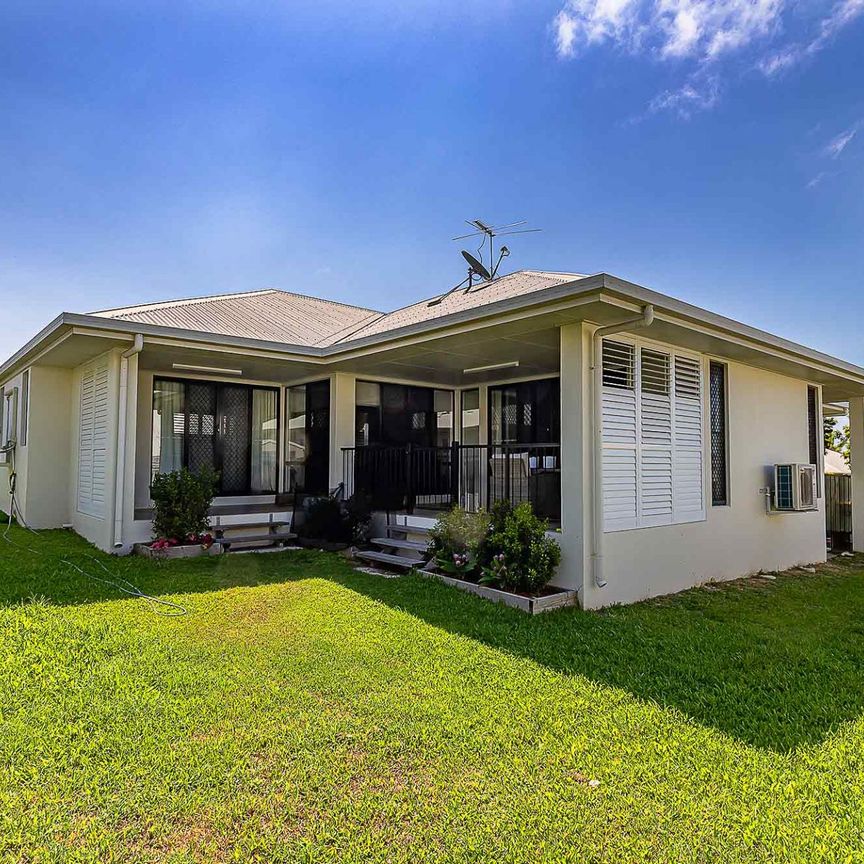 11 Helvellyn Street, Bushland Beach - Photo 1