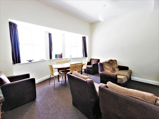 6 bedroom house to rent - Photo 1