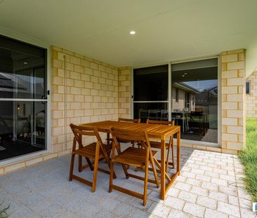 FULLY FURNISHED, LOCKABLE ROOM IN SHARED HOUSE. PRICE INCLUDES UTIL... - Photo 6