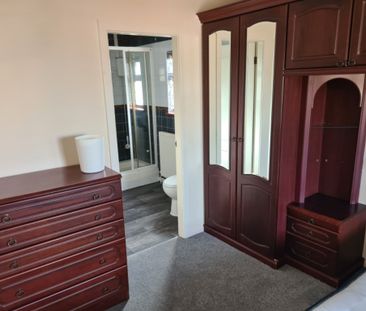 4 Bed Student Accommodation - Photo 3