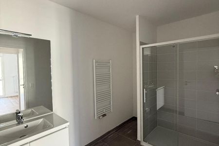 Louer appartement 3 pièces de 70 m² - Photo 5