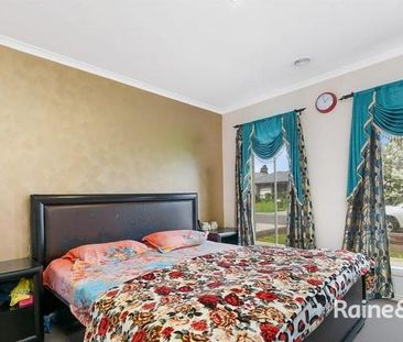 3-bedroom house in Cranbourne North! - Photo 1