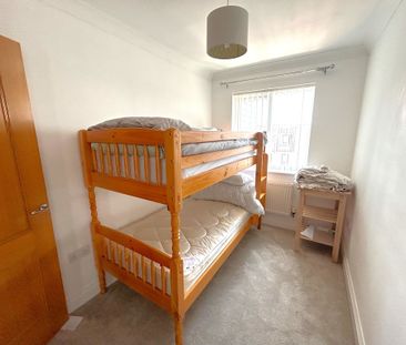 2 bedroom Second Floor Apartment to rent - Photo 4