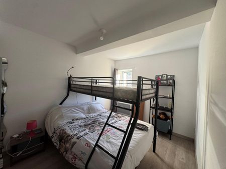 Location Appartement 3 pièces 45m² ROUGIERS 83170 - Photo 2