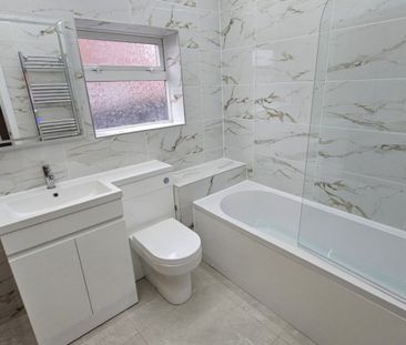 3 bed Semi-Detached - To Let - Photo 6