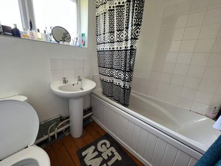 3 bedroom terraced house to rent - Photo 5