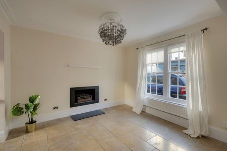 3 Bed House - Photo 4