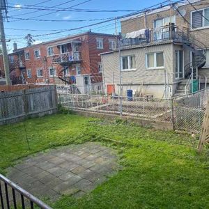 6 1/2 : 3 bdr + 2 sdb + cour + driveway LASALLE - Photo 2