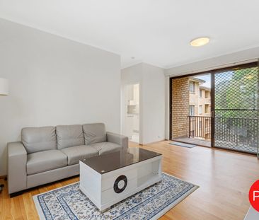 ONE BEDROOM IN HANDY LOCATION - Photo 1