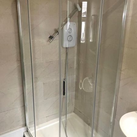 £1,150 PCM, Two Bedroom Duplex with Private Enclosed Garden in Corporation Road, Grangetown, Cardiff, CF11 7AU - Photo 4