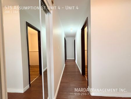 SPACIOUS 2BEDROOM/1BATHROOM SUITE IN DOWNTOWN WINDSOR+ HYDRO - Photo 3