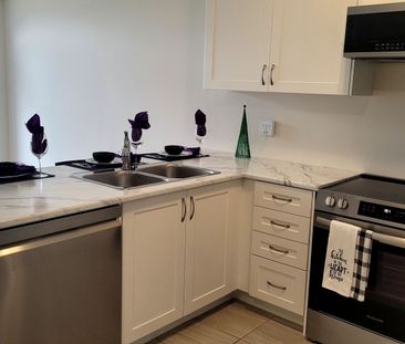 For Lease - 2135 Speare Court, Innisfil, Ontario - Photo 5