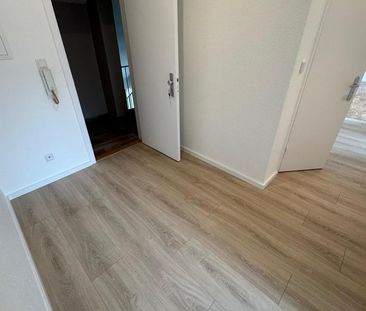 Moderne 2,5 Zimmer, Dachgeschosswohnung - Foto 3