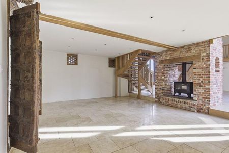 4 bedroom barn conversion to rent - Photo 3