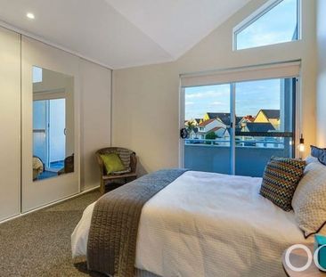 Open the Door To Marina-Side Luxury - Photo 6