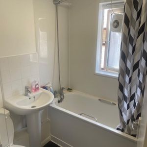 Room in a Shared Flat, Tenterden Road, N17 - Photo 3