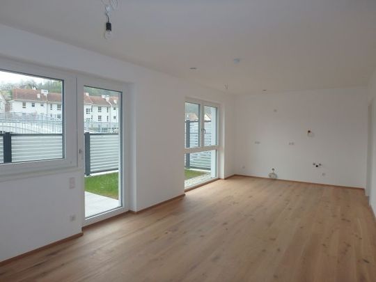 2-Zimmer Wohnung mit Terrasse, Eigengarten und Parkplatz - Photo 1