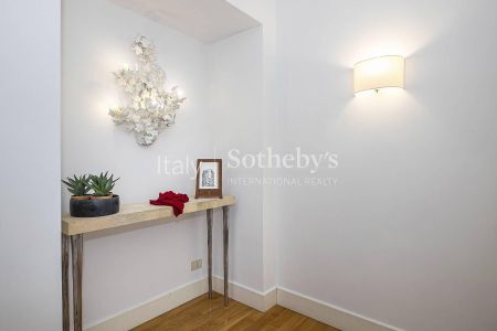 Luminoso appartamento con terrazza - Photo 5