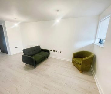 1 bedroom flat to rent - Photo 2