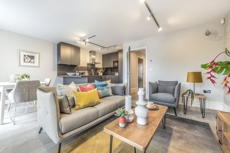 Flat to rent - Plassy Road, Catford, SE6 - Photo 4