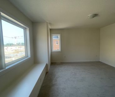 For Lease - 160 William Booth Avenue, Newmarket, Ontario - Photo 6