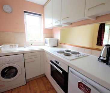 2 bedroom maisonette to rent - Photo 4