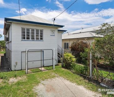 136 White Street, Wavell Heights QLD 4012 - House For Rent | Domain - Photo 2