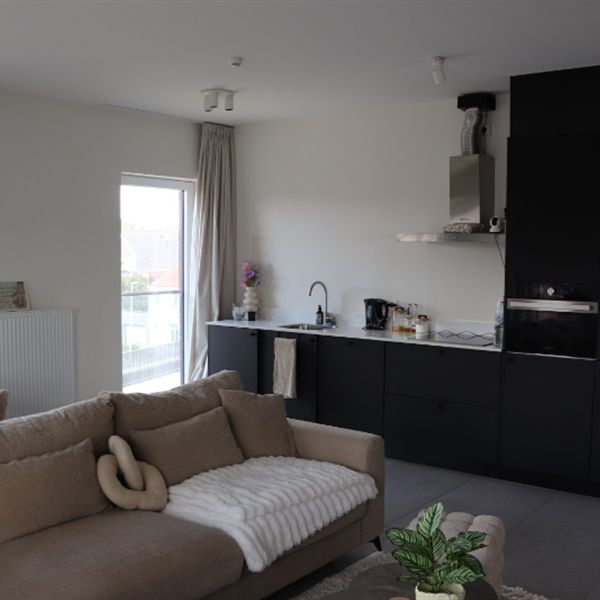 Instapklaar nieuwbouwappartement op 2eV met 1 SLK, terras & autostaanplaats - foto 1