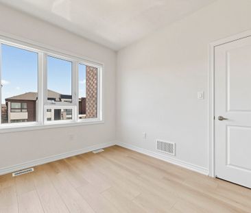 For Lease - 8 Hewison Avenue, Richmond Hill, Ontario - Photo 6