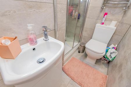 5 bedroom house to rent - Photo 2