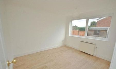 Cornwallis Road, Rugby, CV22 - Photo 2