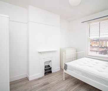 4 bedroom terraced house to rent - Photo 6