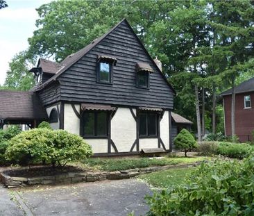 For Lease - 623 KING Road, Burlington, Ontario - Photo 2