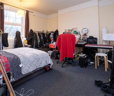 3 bedroom flat to rent - Photo 4