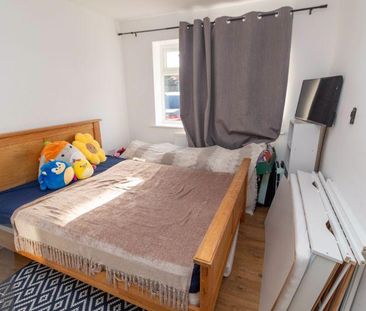 3 bedroom semi-detached bungalow to rent - Photo 5