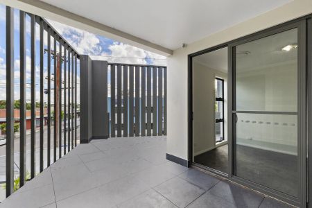 Fantastic unit close across from Lake Macquarie - Photo 4