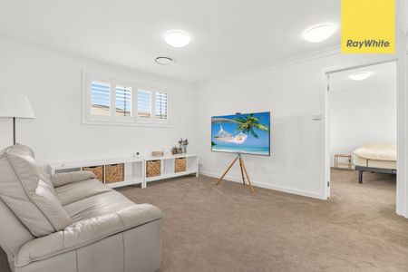 Stunning Family Home in Colebee - Photo 2