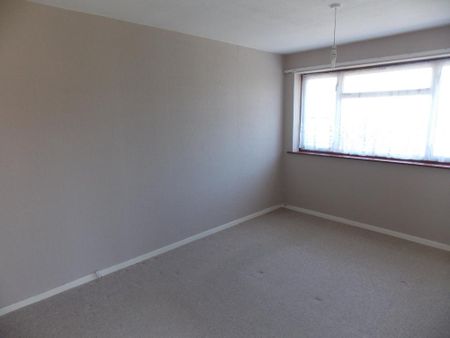 2 bedroom semi-detached bungalow to rent - Photo 3