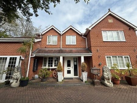 Brookwood Crescent, Nottingham, NG4 - Photo 2