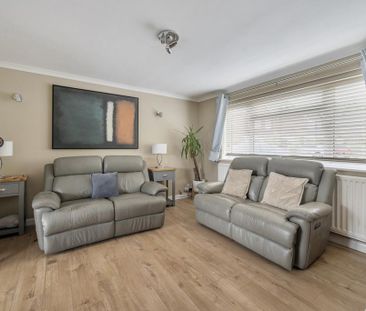 4 bedroom detached house to rent - Photo 3